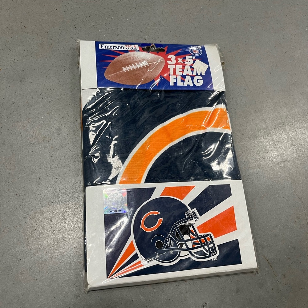 Vintage Chicago Bears Flag 3x5 Helmet Logo NFL NOS